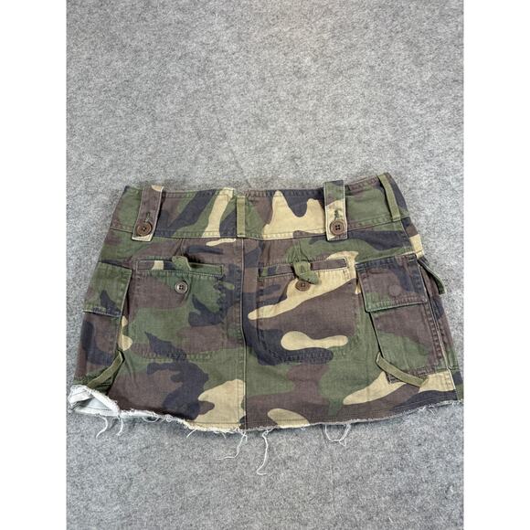 Moda International Camo Cargo Mini Skirt Womens Size 4 Brown Green Raw Hem - Picture 6 of 6